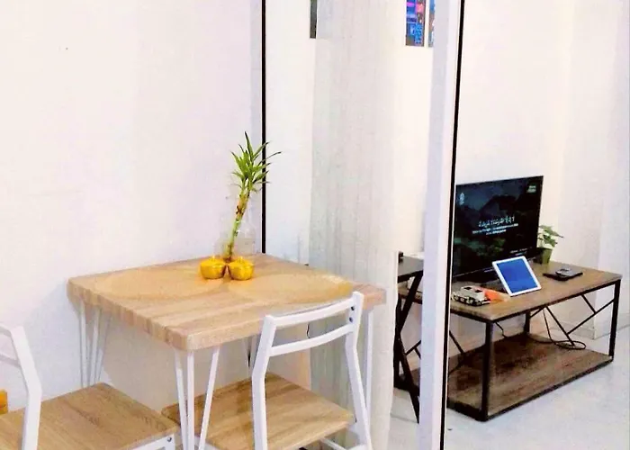 Azure Staycation, Paranaque 4*
