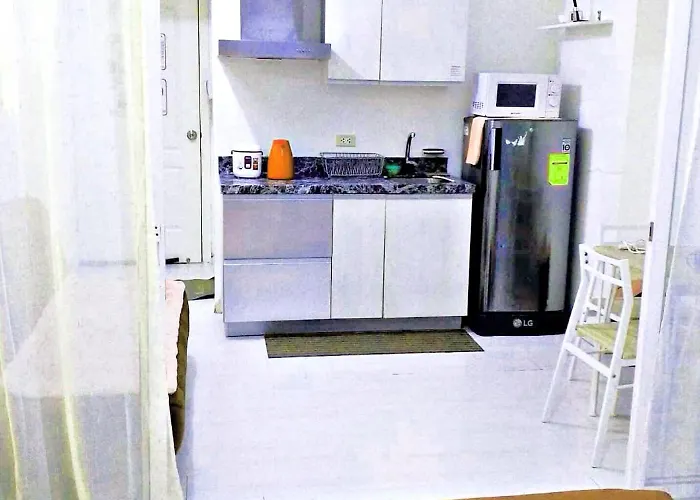 Azure Staycation, Paranaque Hotel 4*